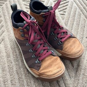 L.L.Bean vista Hiking Sneaker Boots Brown Mesh Suede Burgundy Laces Outdoor 9.5